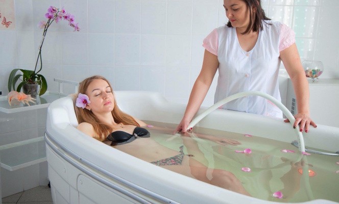 Подводный душ-массаж для красоты и здоровья